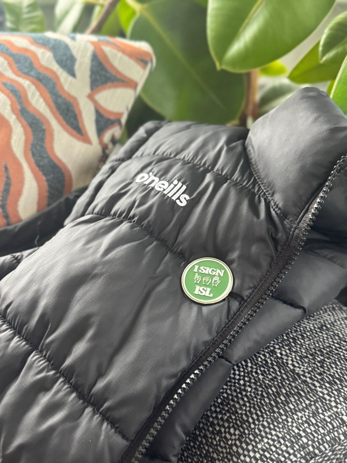 Irish Sign Language Pin Badge - GaelMade